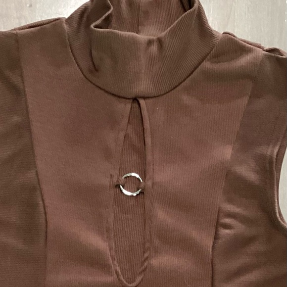 Urban Outfitters Brown Mock-neck Crop Top With Detached Sleeves - Picture 2 of 5